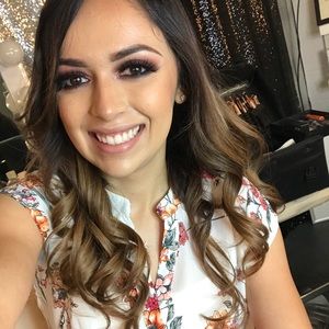 Meet your Posher, Cynthia